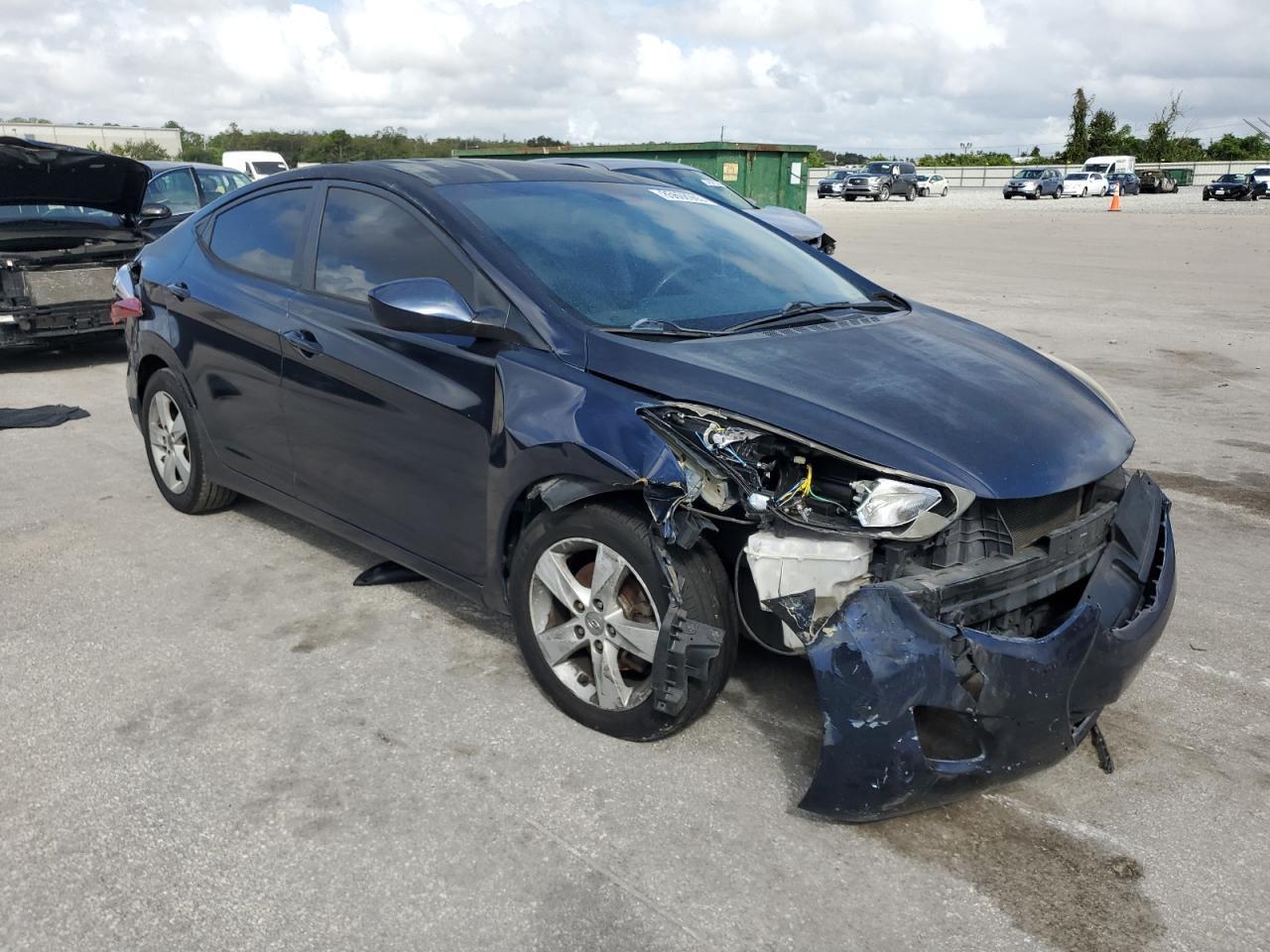2013 HYUNDAI ELANTRA