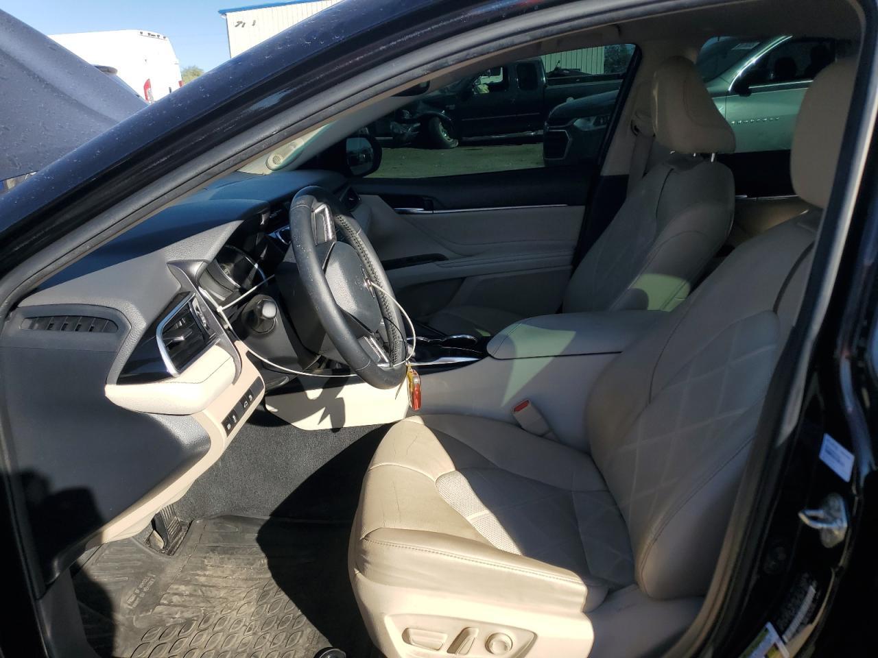 2018 TOYOTA CAMRY