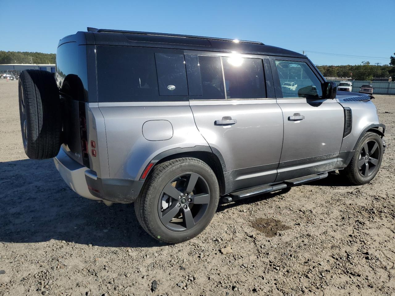 2021 LAND ROVER Defender
