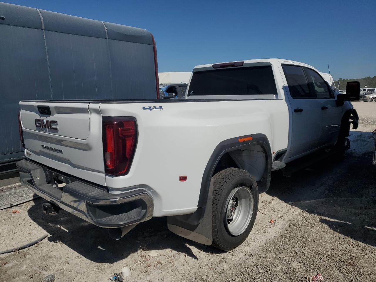 2023 GMC Sierra