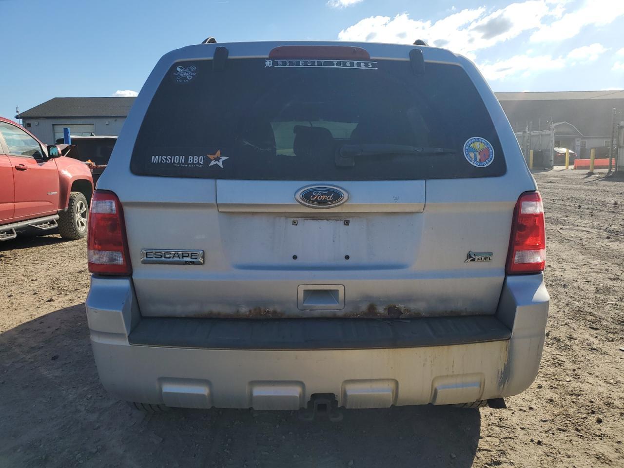 2010 FORD ESCAPE