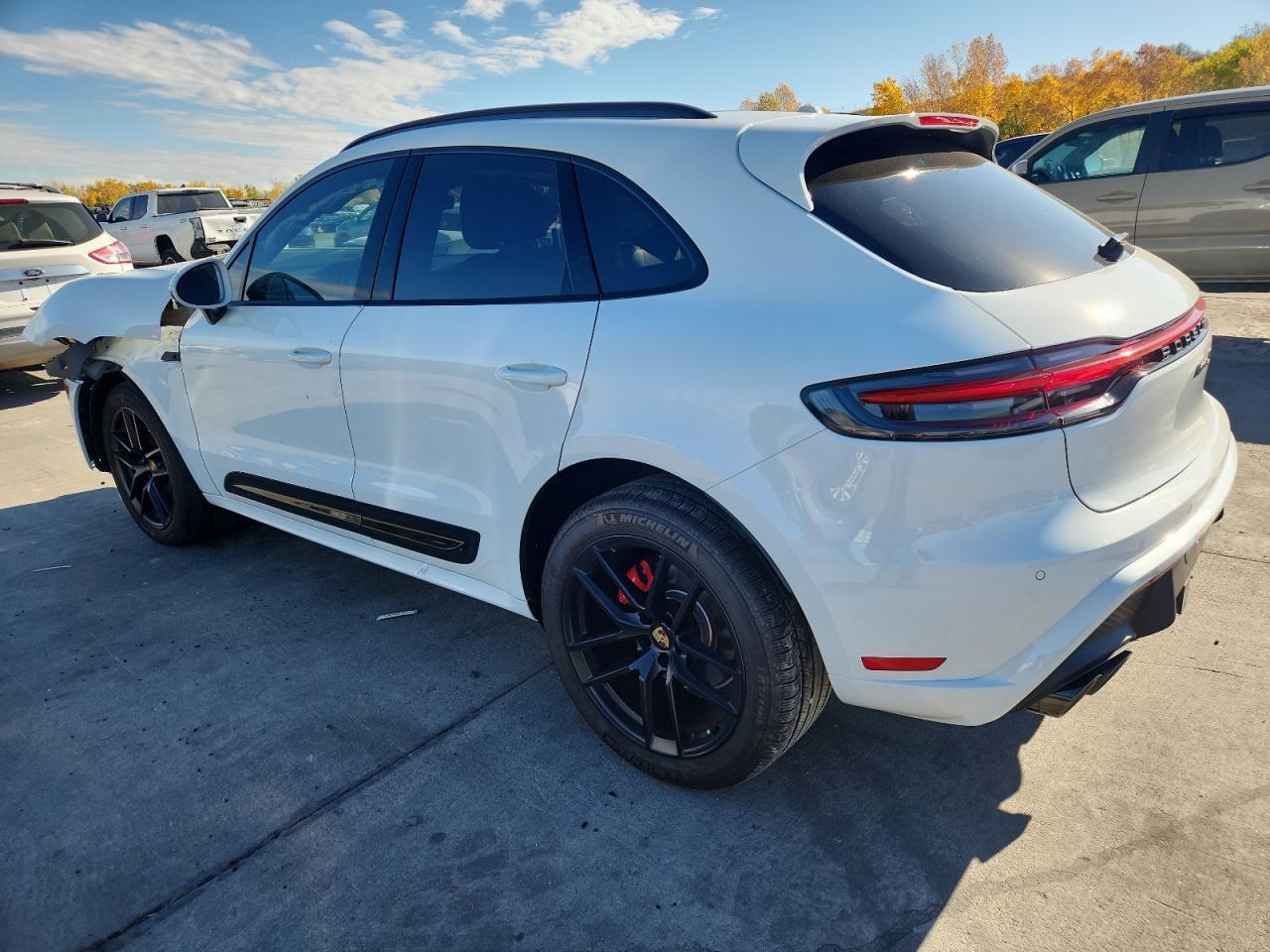 2025 PORSCHE Macan
