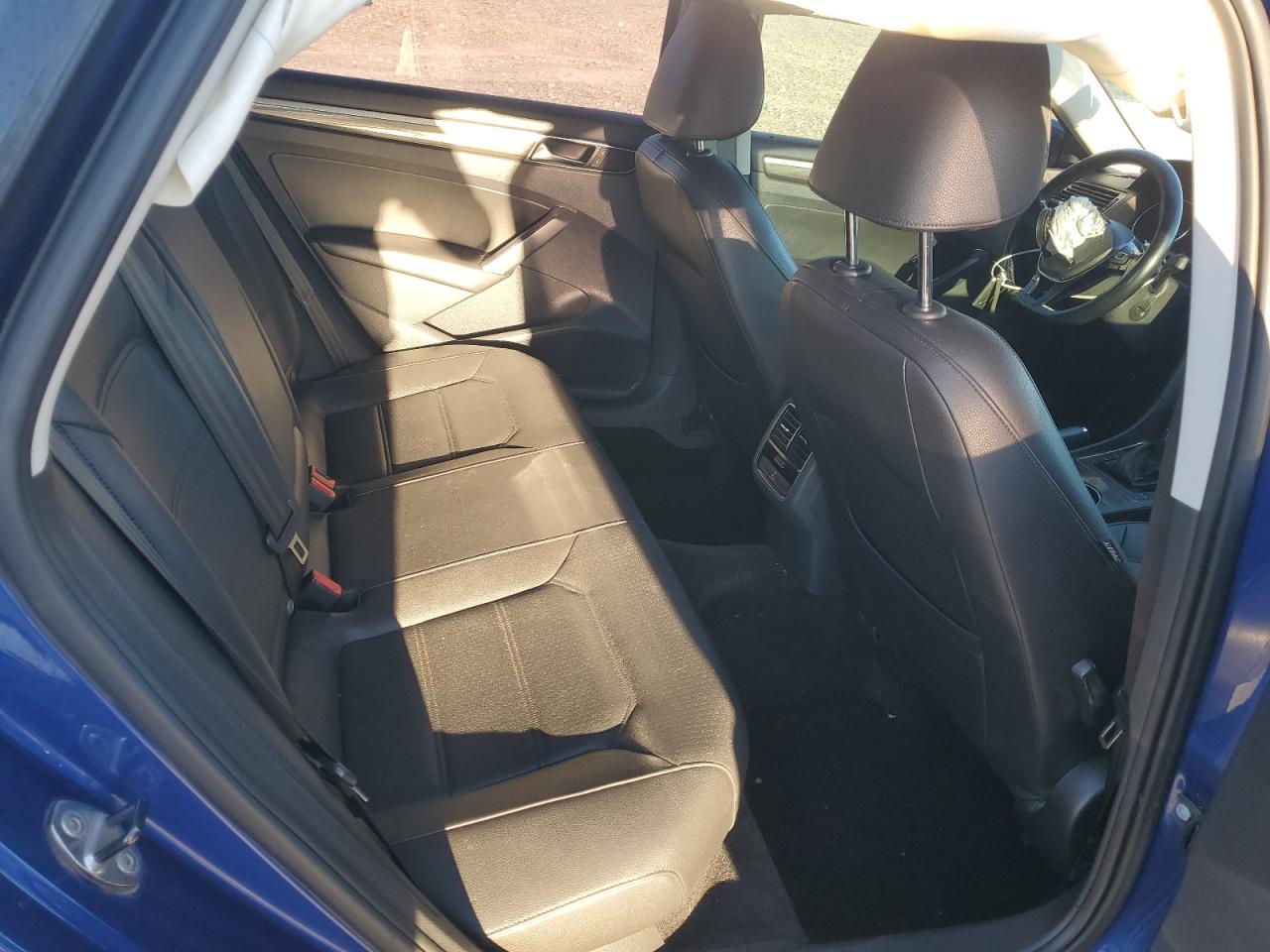 2017 VOLKSWAGEN Passat