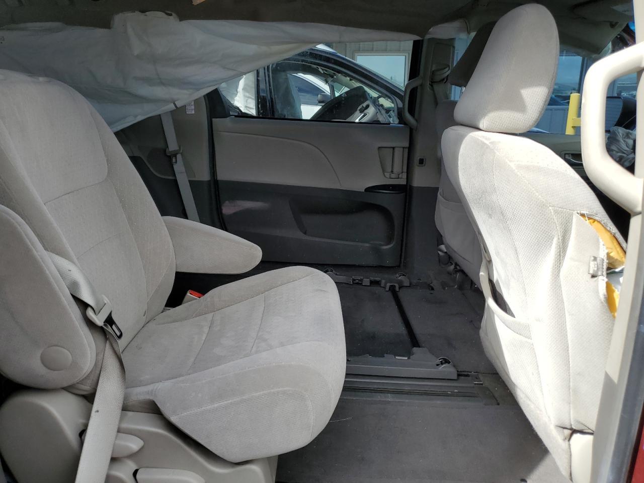2015 TOYOTA SIENNA