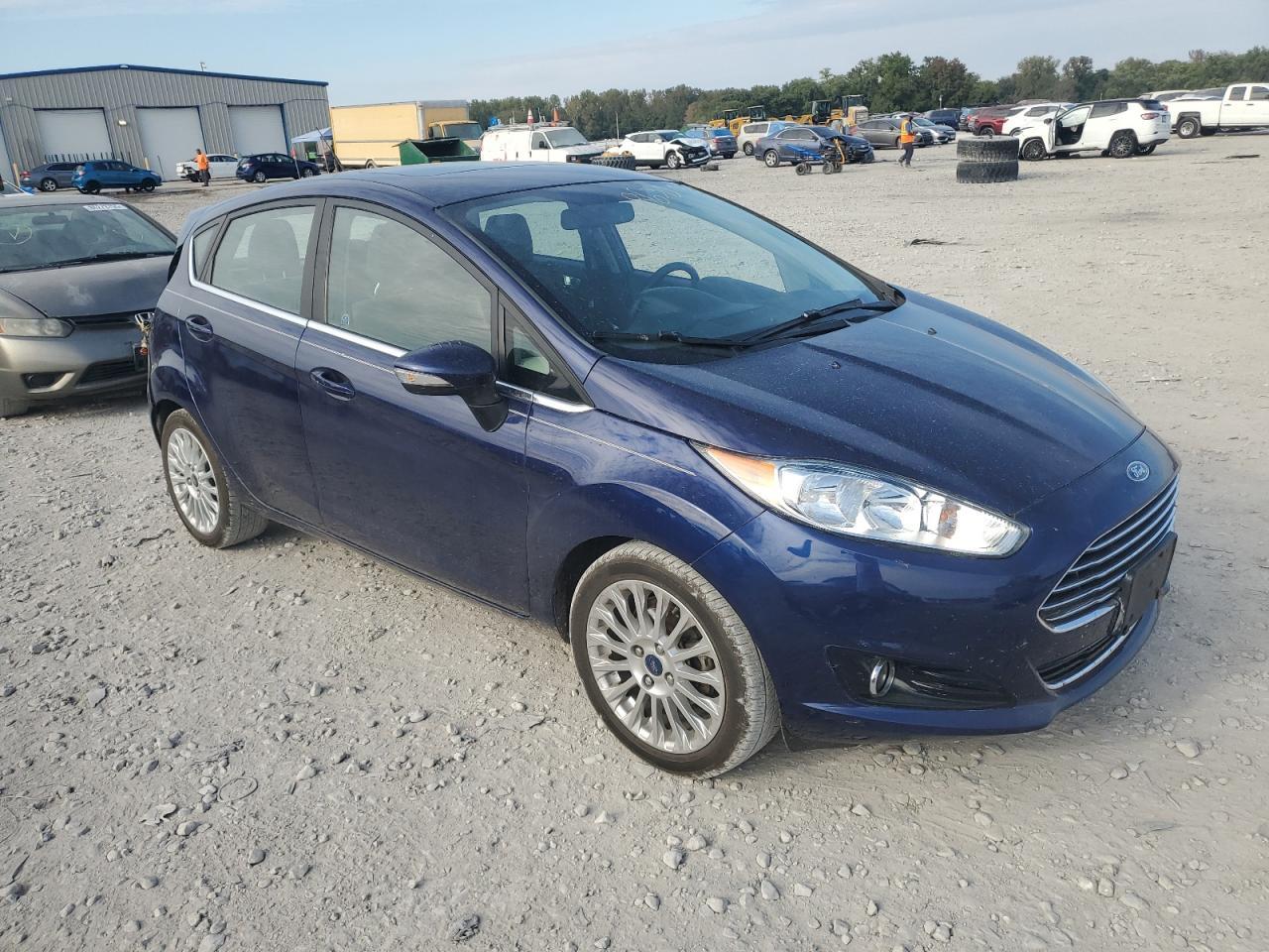 2016 FORD Fiesta