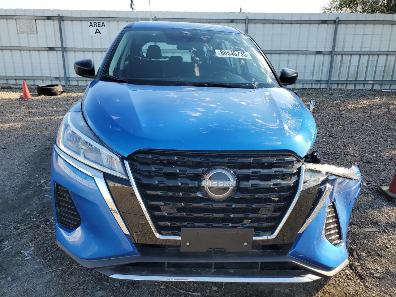 2025 NISSAN KICKS