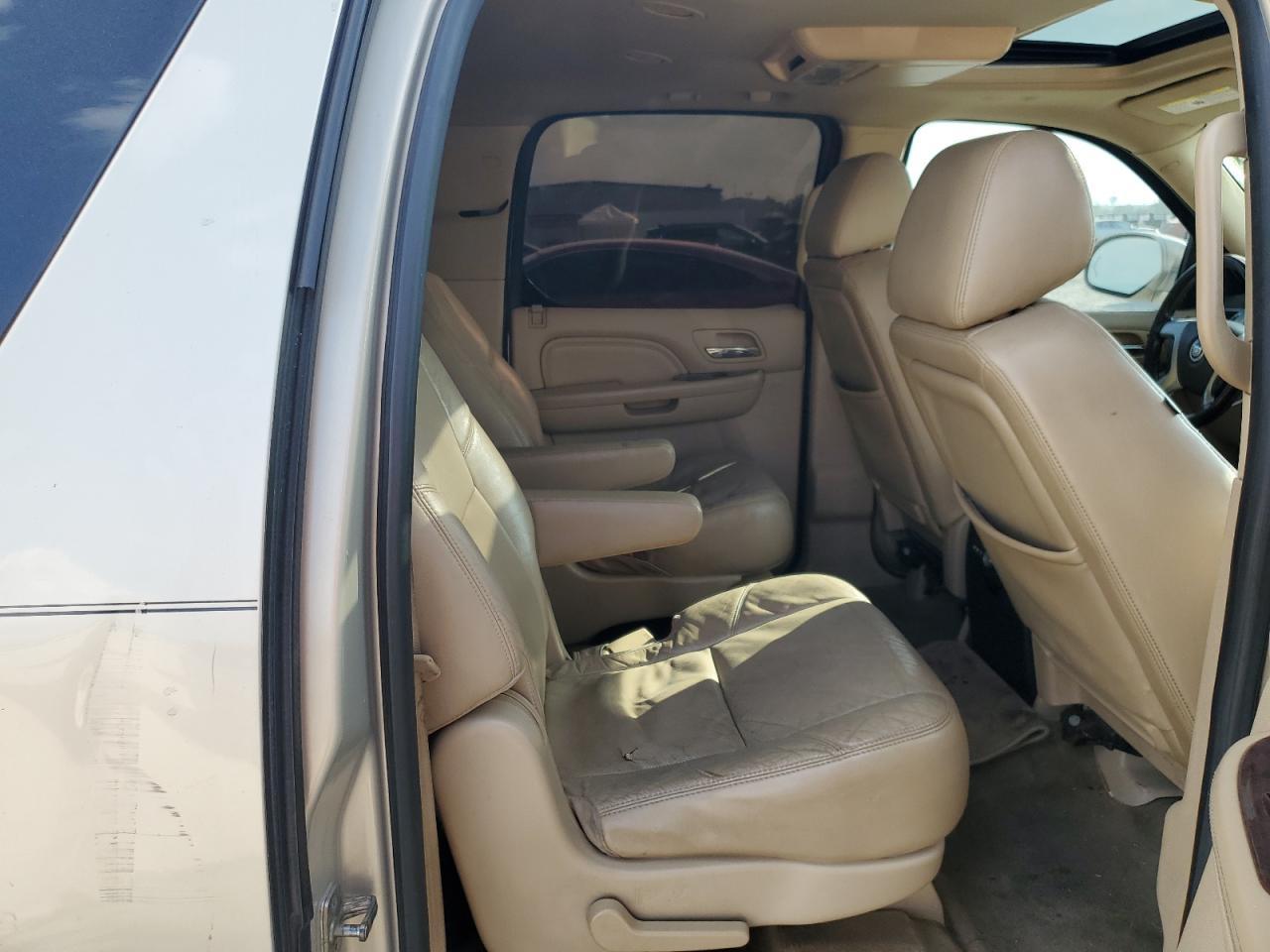 2018 CADILLAC Escalade ESV