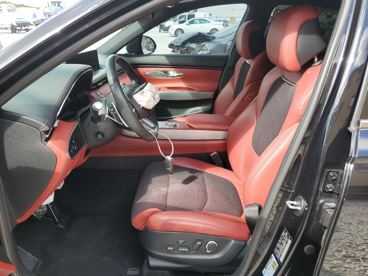 2023 GENESIS GV70