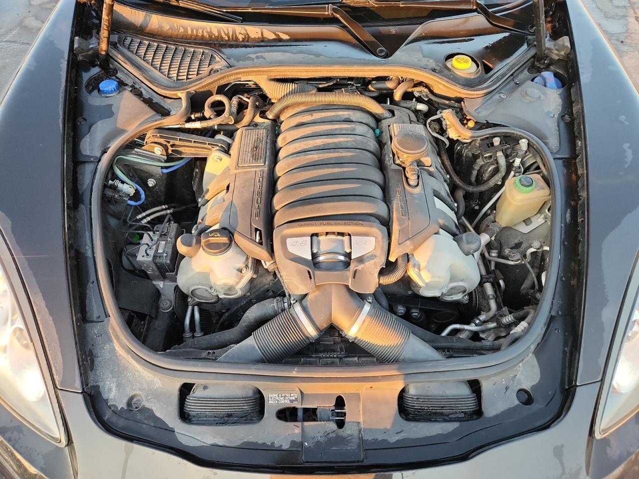 2011 PORSCHE Panamera