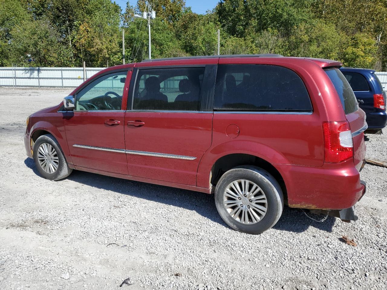 2015 CHRYSLER Town & Country