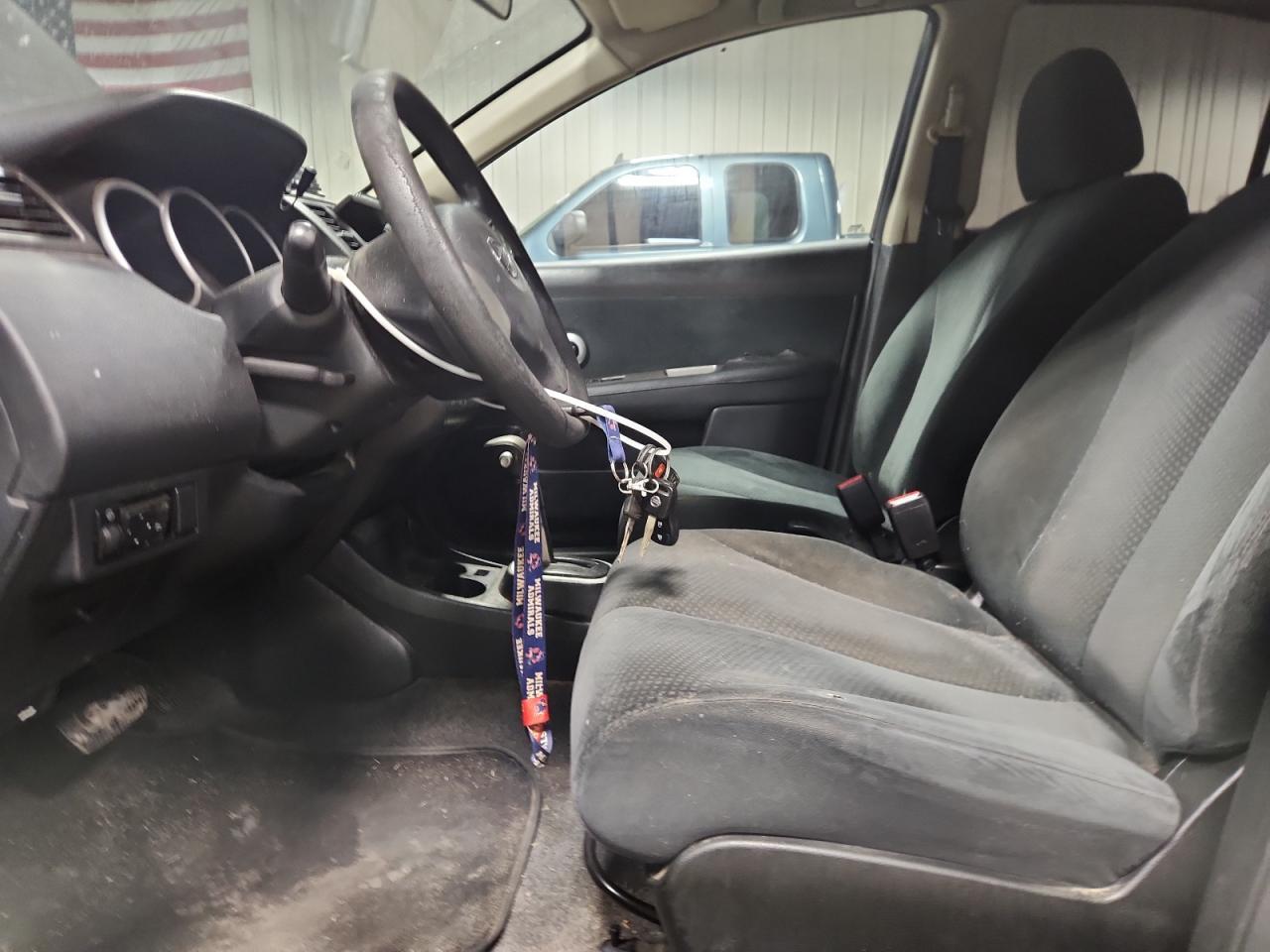 2011 NISSAN VERSA