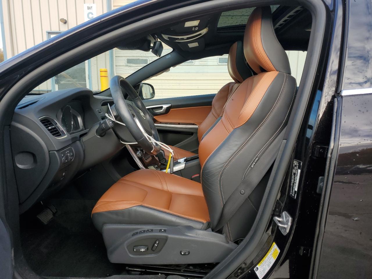 2015 VOLVO S60