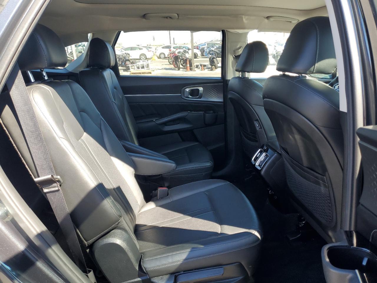 2022 KIA SORENTO