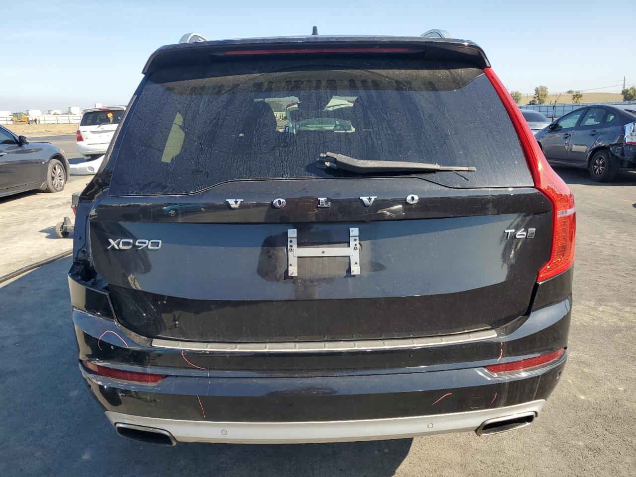2017 VOLVO XC90