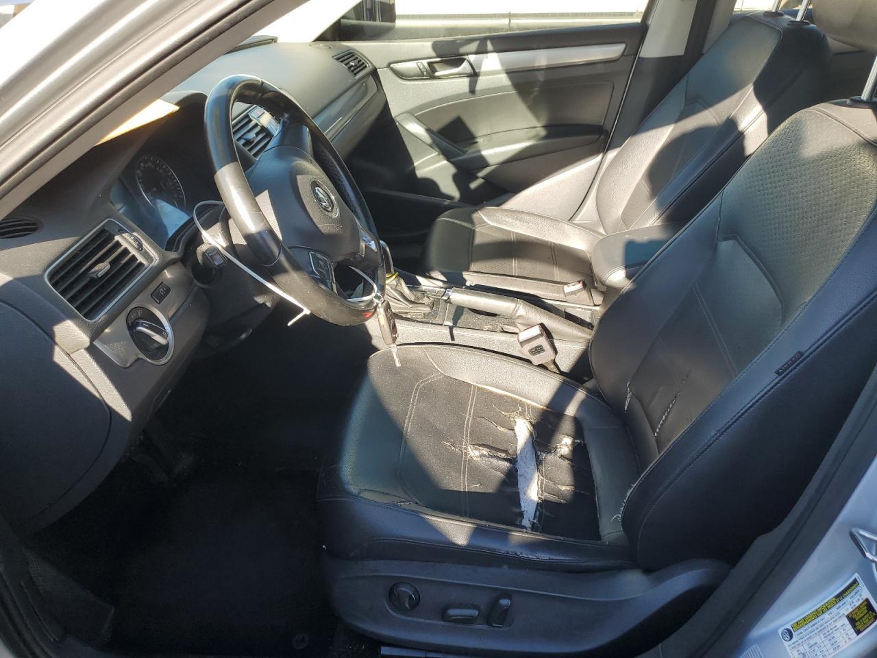 2015 VOLKSWAGEN Passat