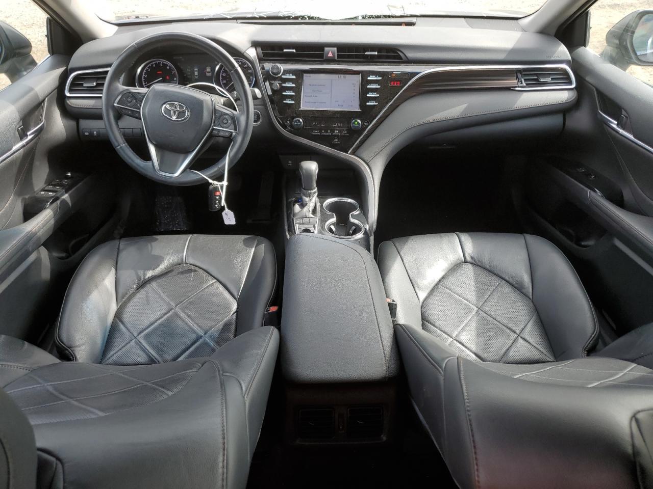 2018 TOYOTA CAMRY