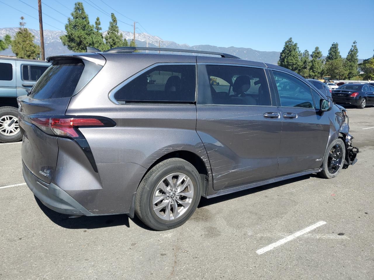 2021 TOYOTA SIENNA