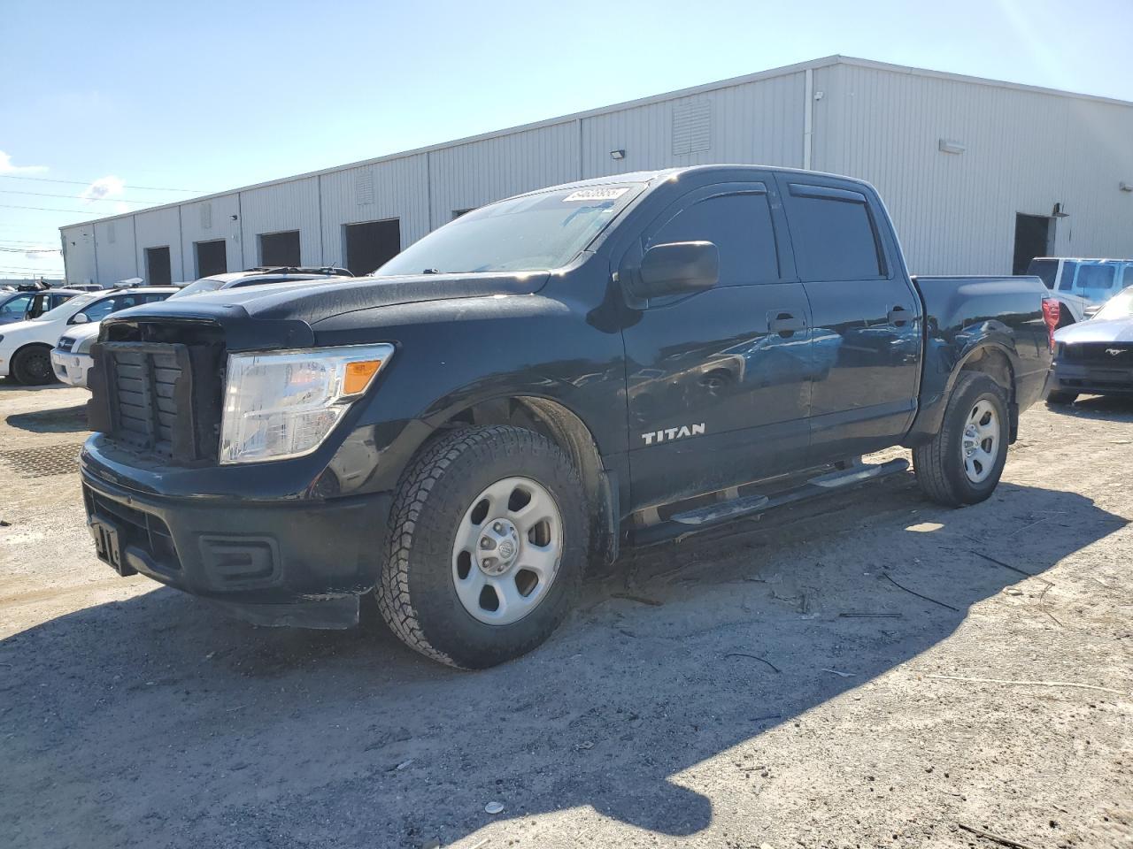 2017 NISSAN Titan