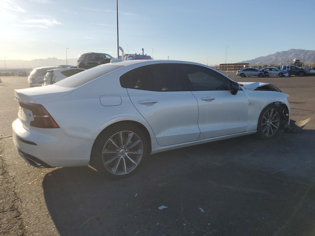 2021 VOLVO S60