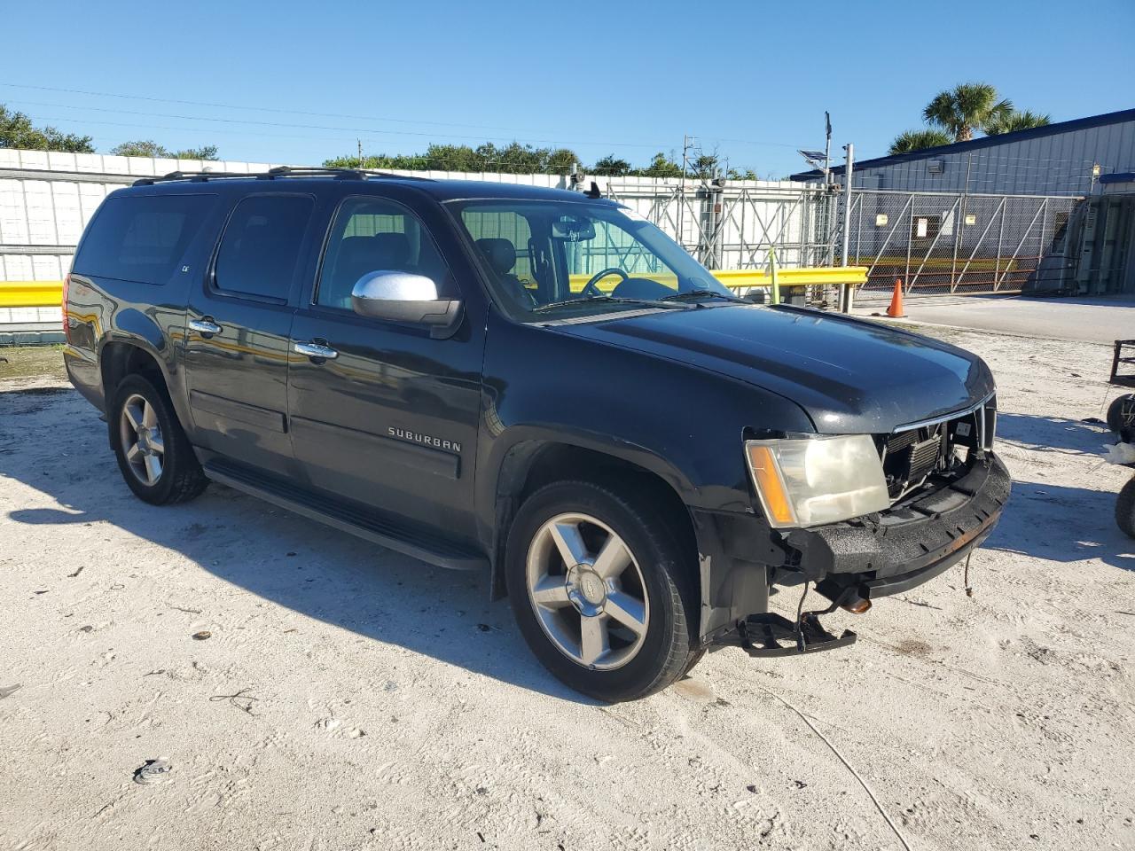 2011 CHEVROLET Suburban
