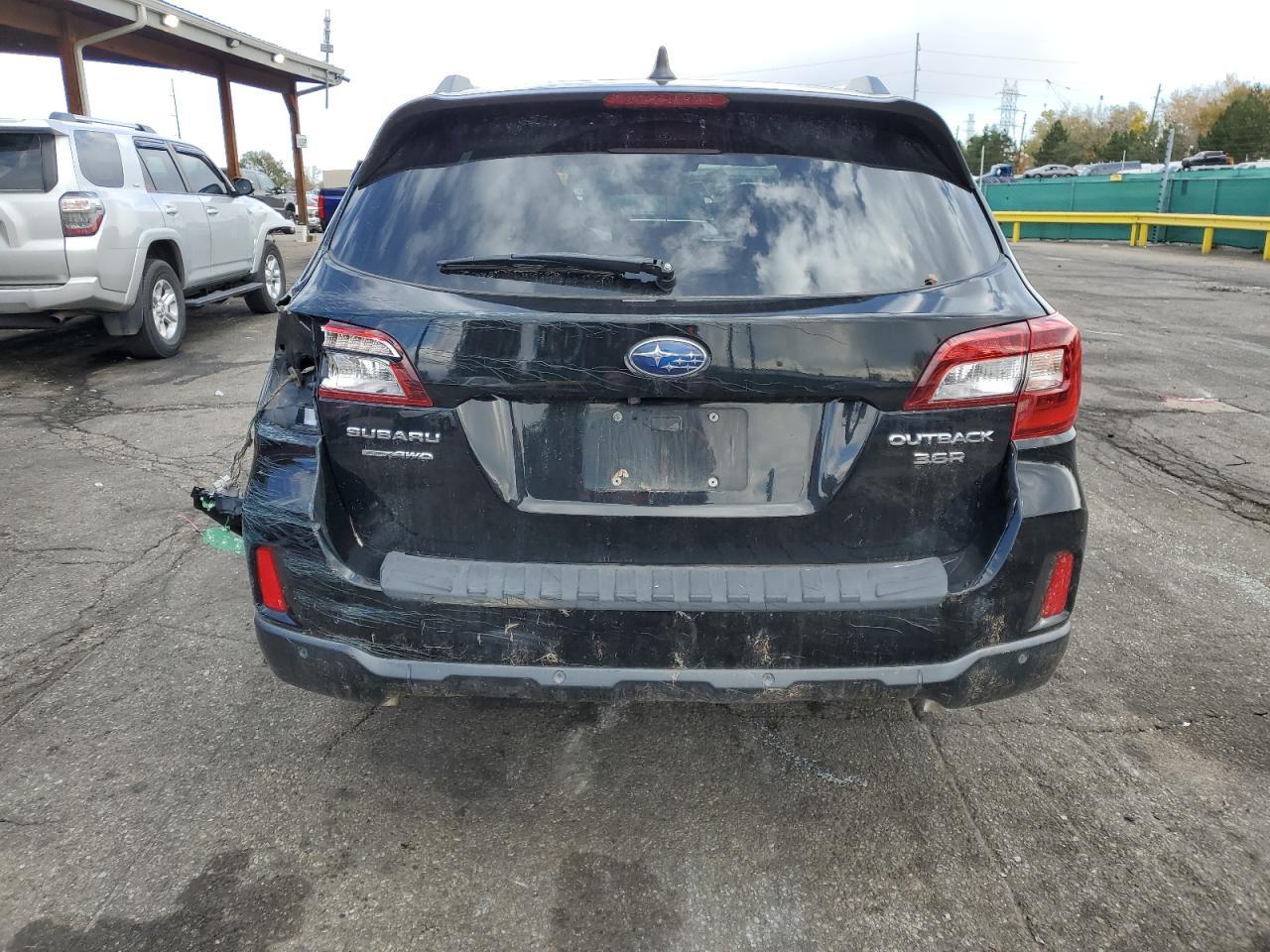 2017 SUBARU Outback