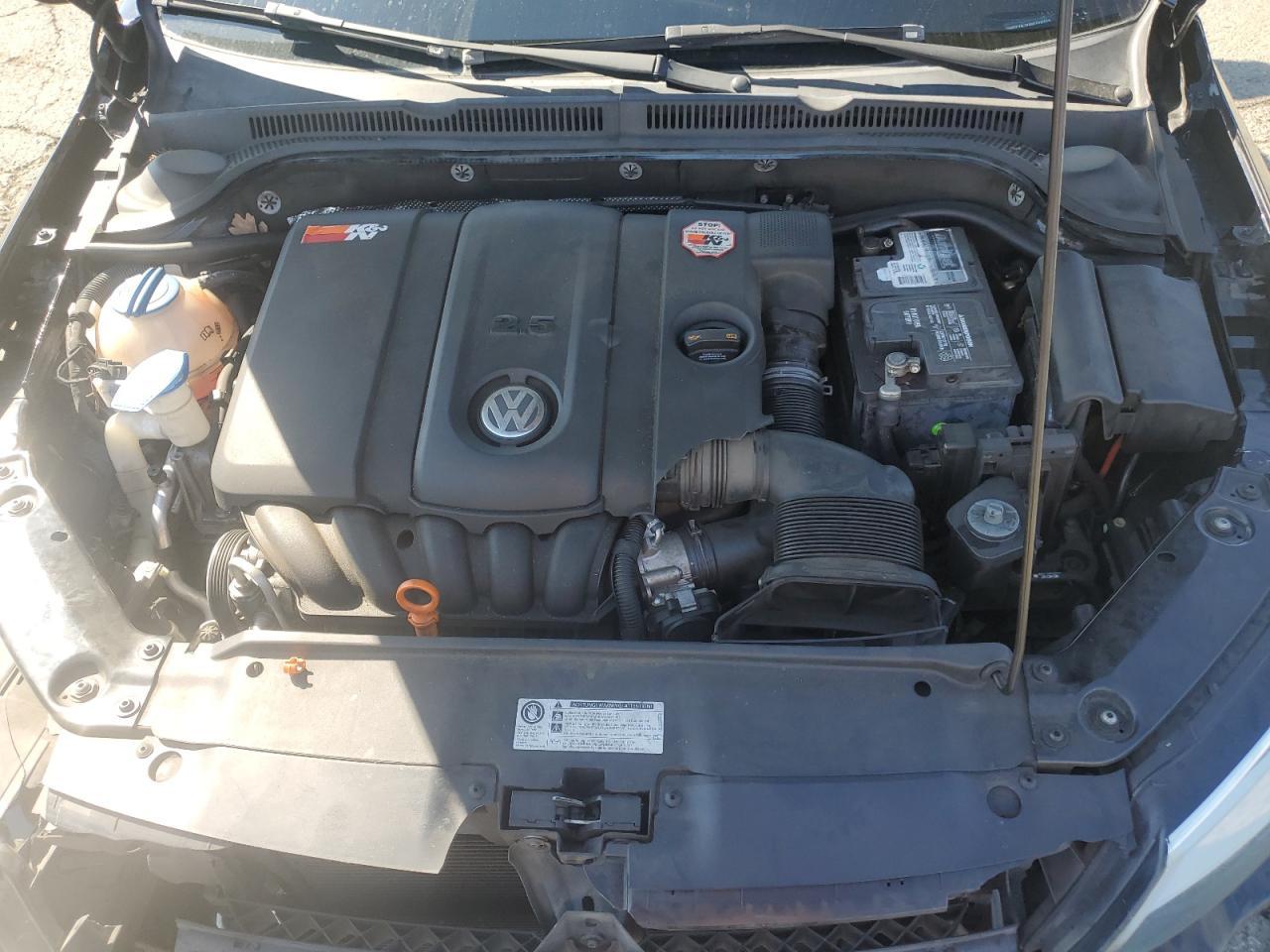 2011 VOLKSWAGEN JETTA