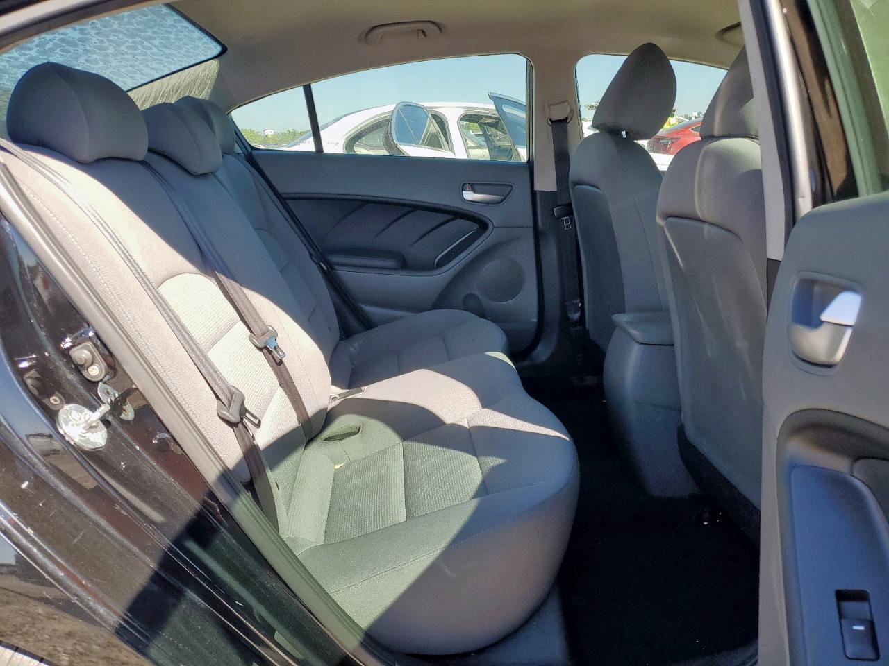 2017 KIA FORTE