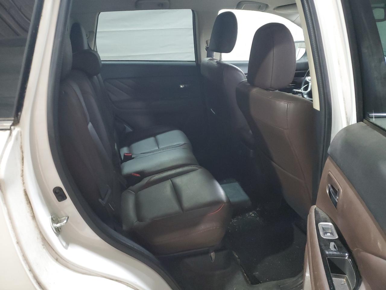 2018 MITSUBISHI outlander