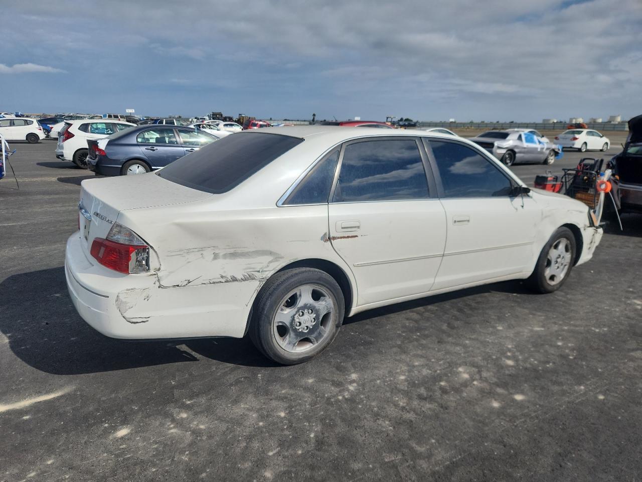 2003 TOYOTA Avalon