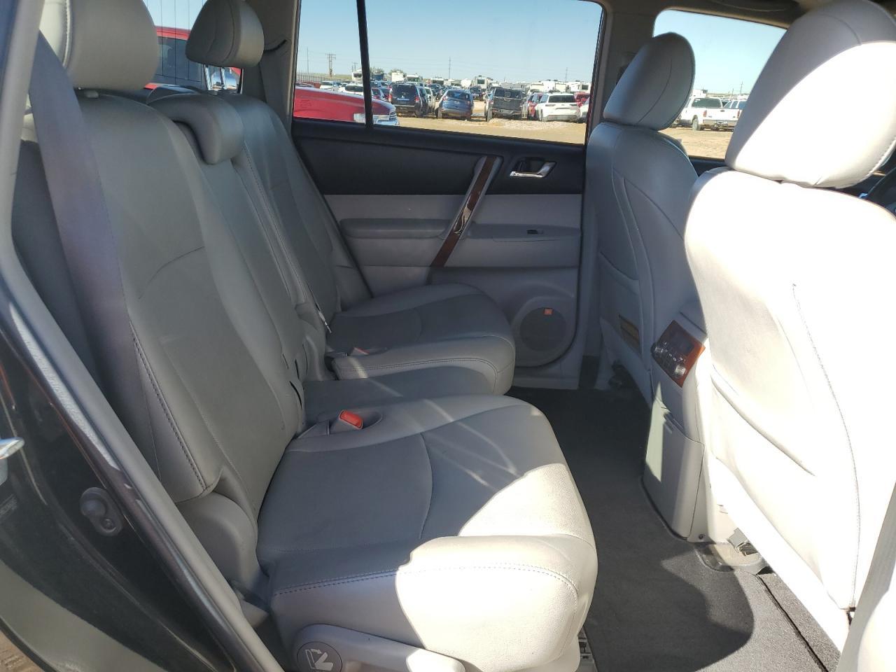 2012 TOYOTA HIGHLANDER