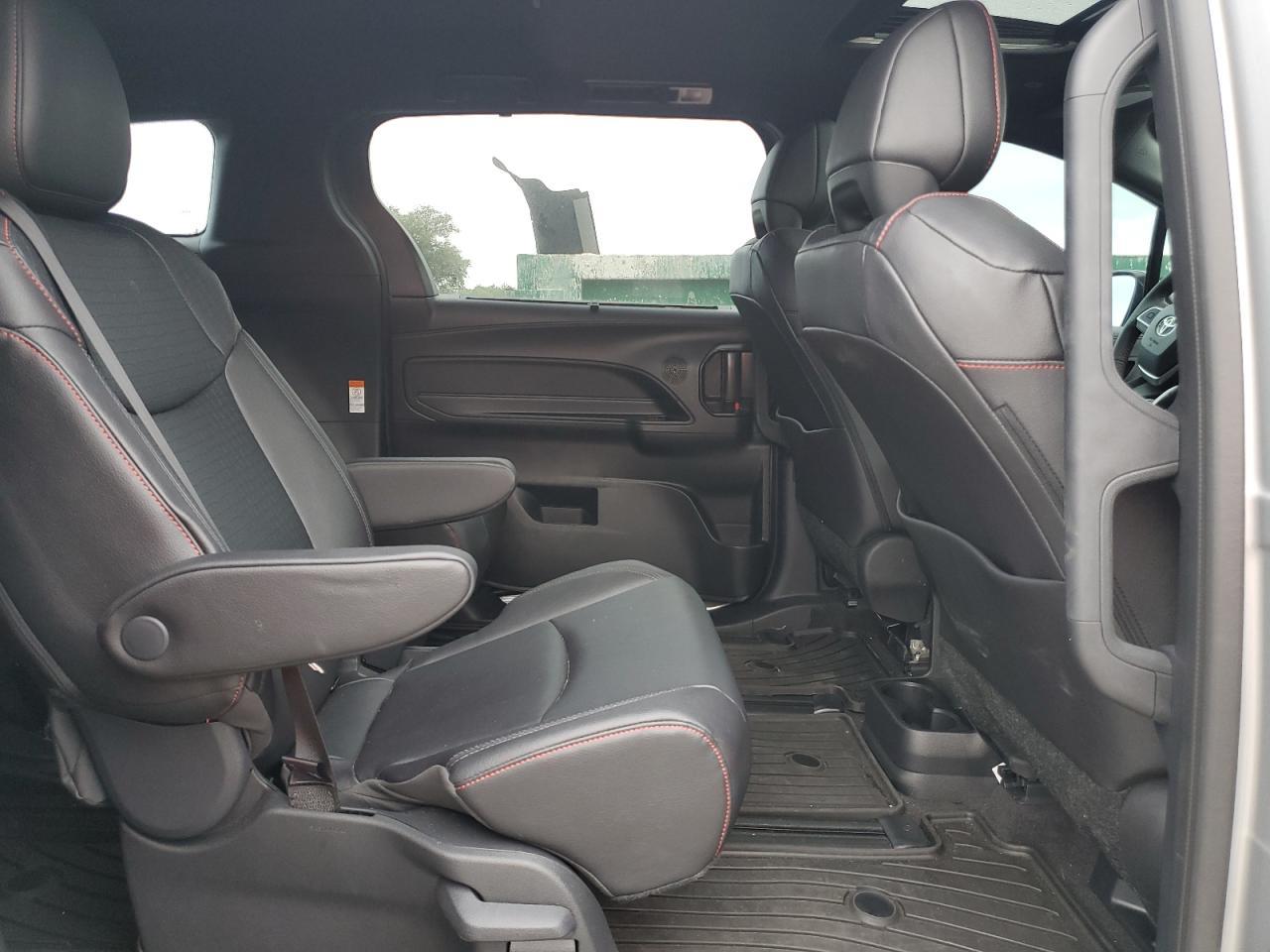 2025 TOYOTA SIENNA