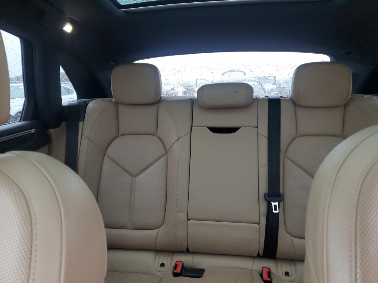 2020 PORSCHE Macan