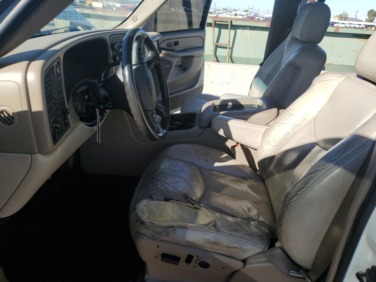 2004 CHEVROLET Suburban