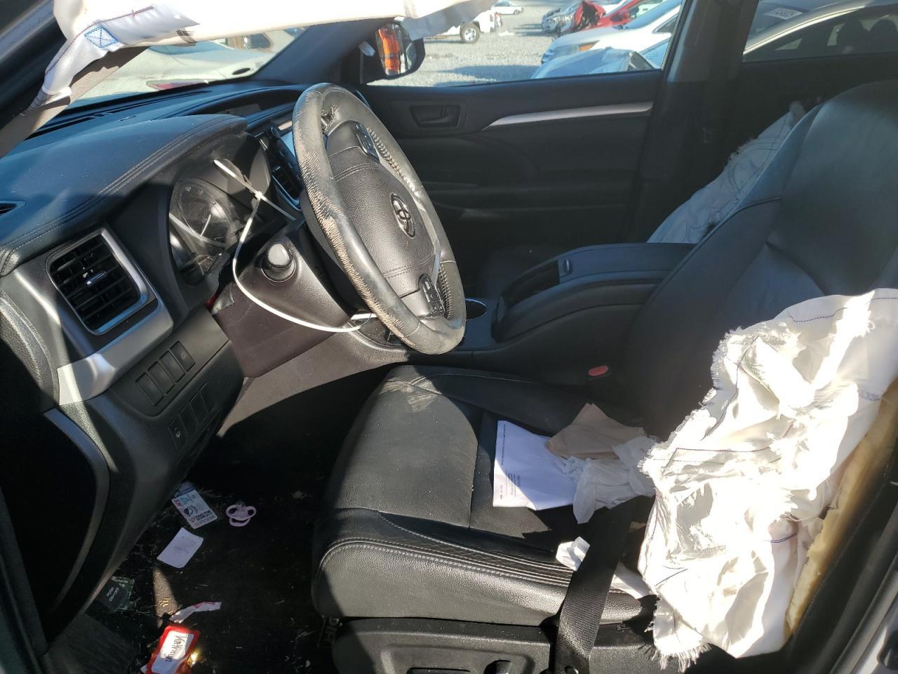 2016 TOYOTA HIGHLANDER