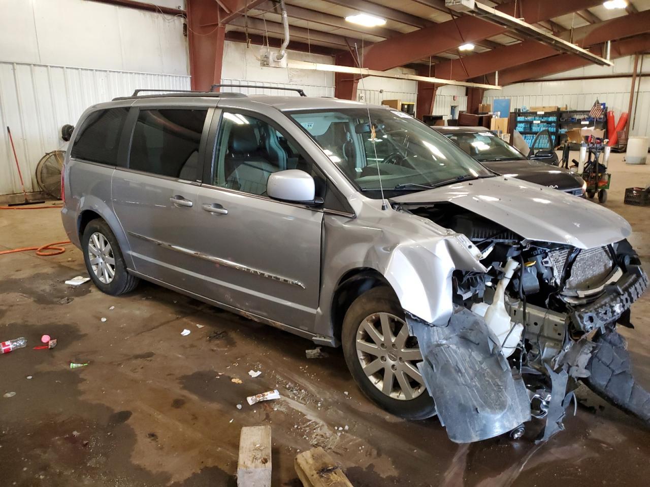 2014 CHRYSLER Town & Country