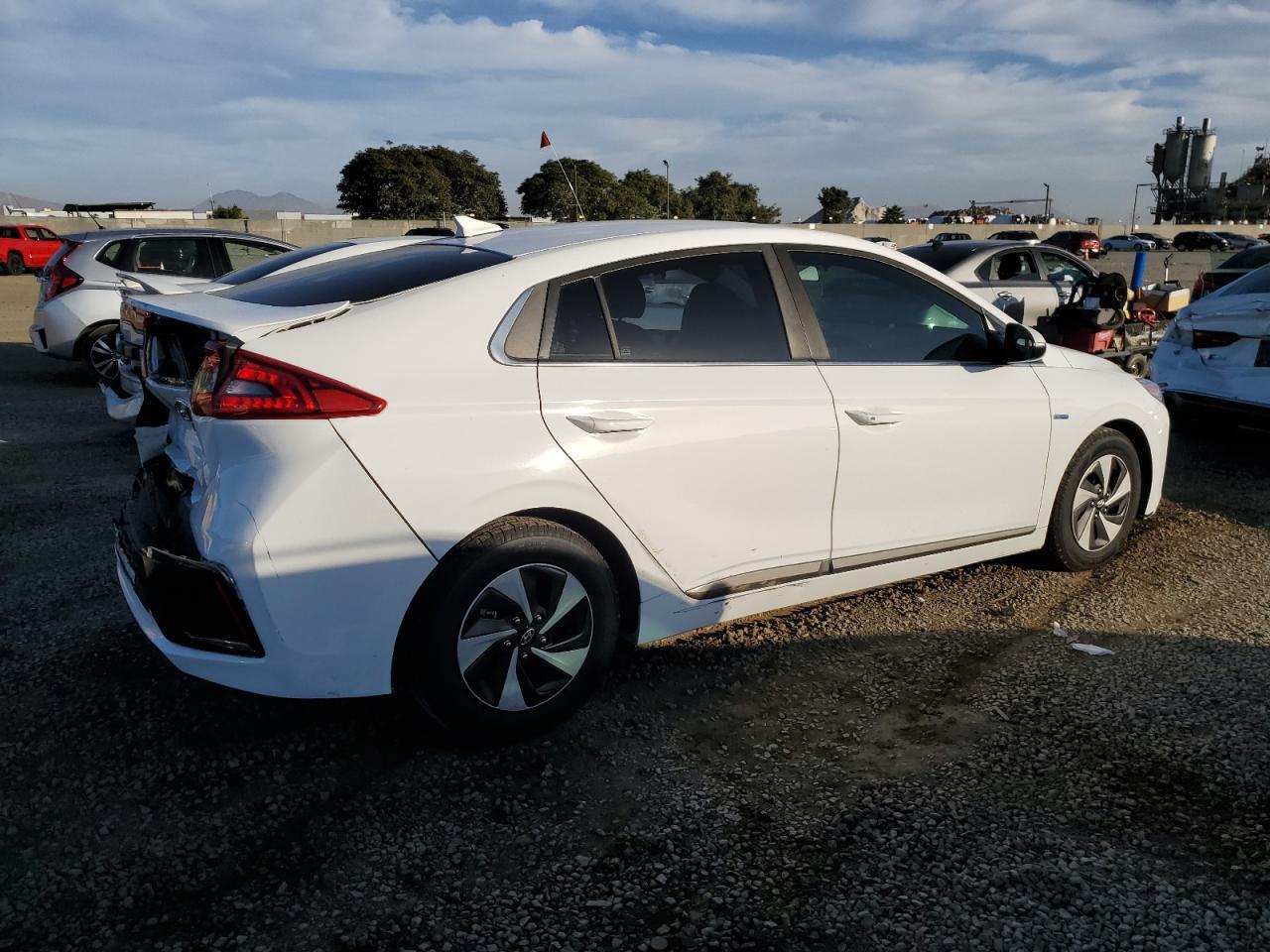 2017 HYUNDAI Ioniq