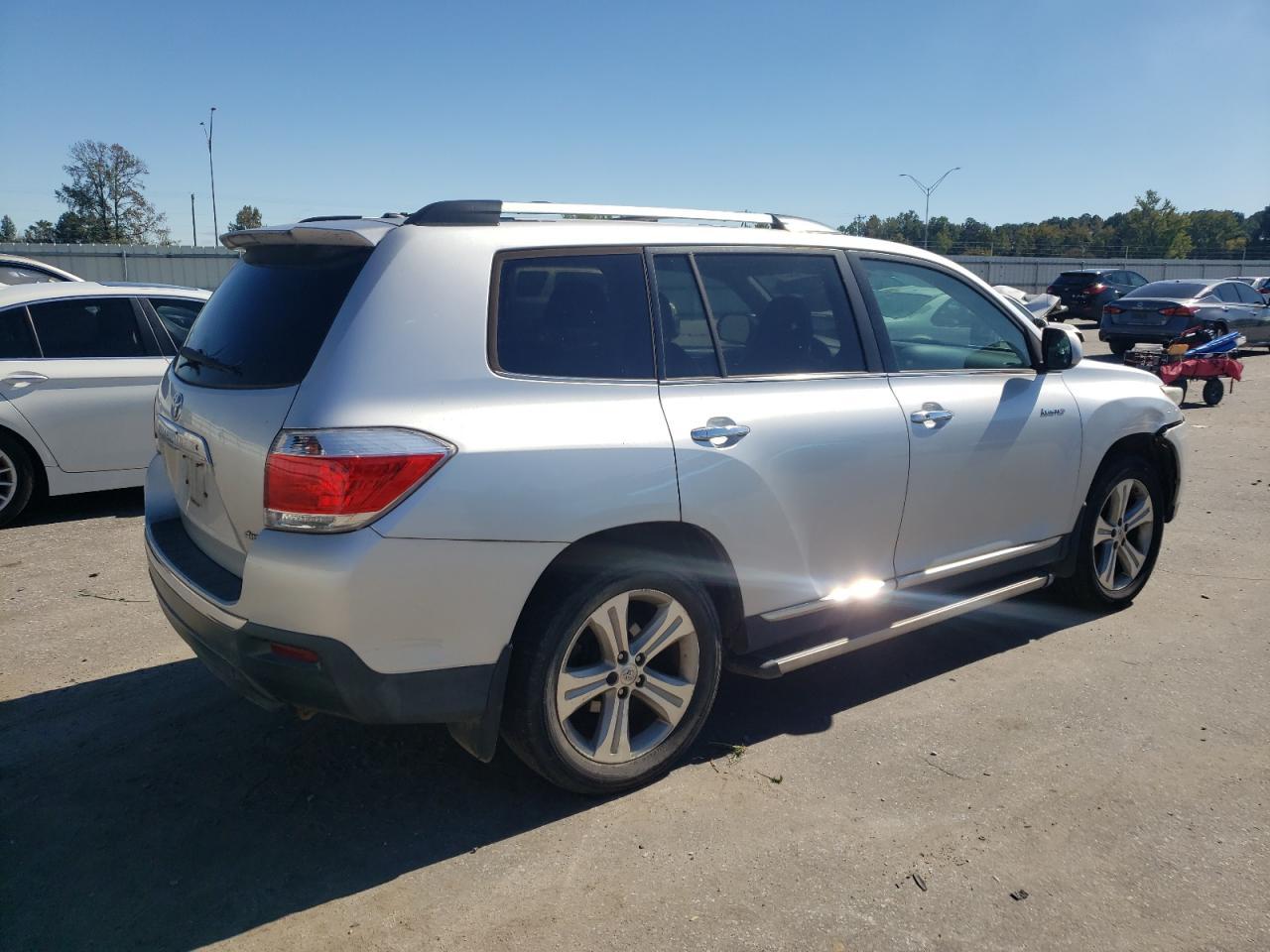 2013 TOYOTA HIGHLANDER