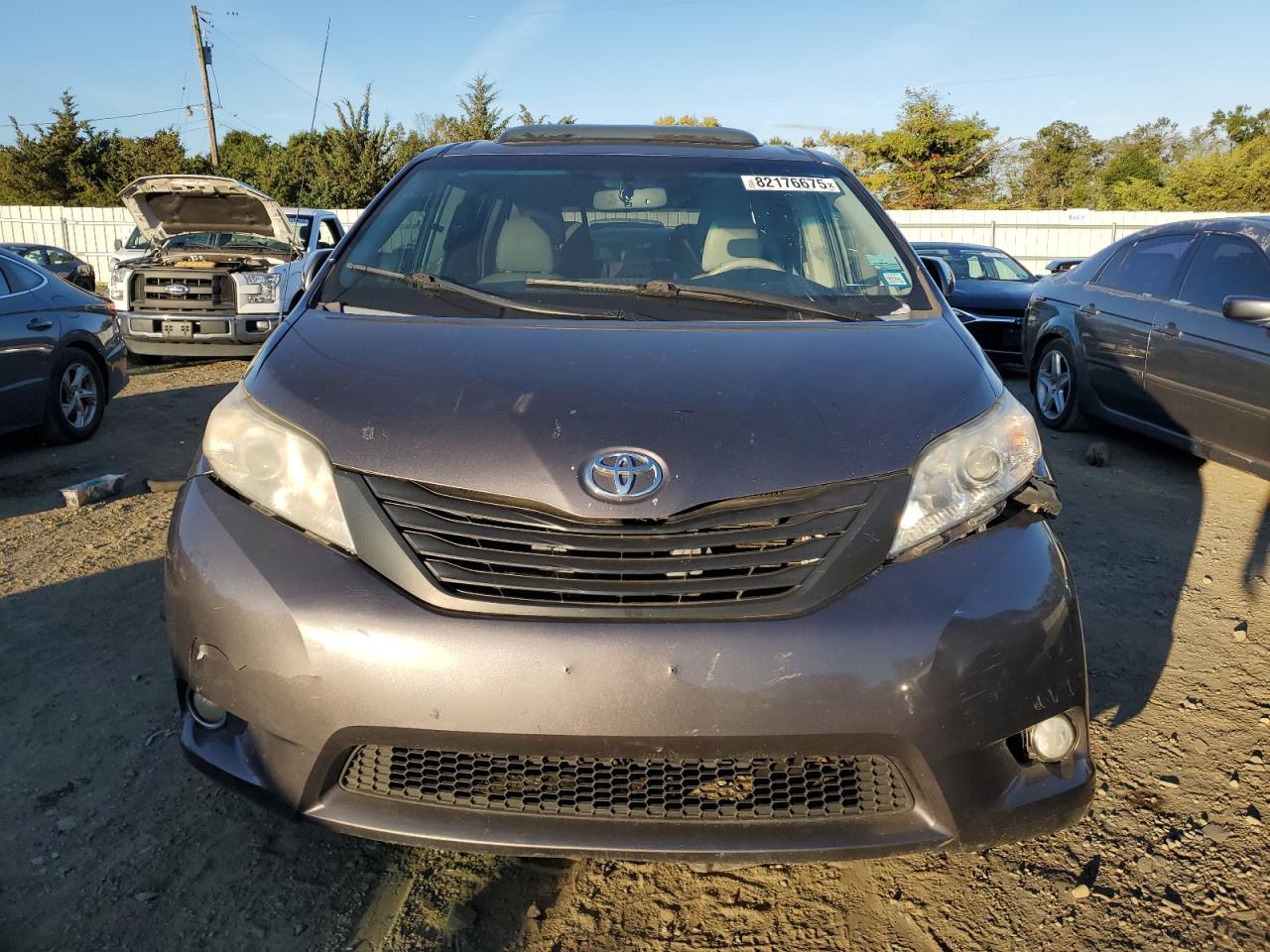 2014 TOYOTA SIENNA