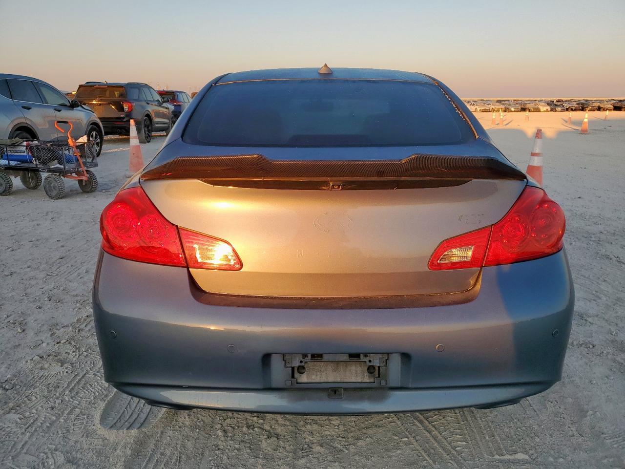 2010 INFINITI G37
