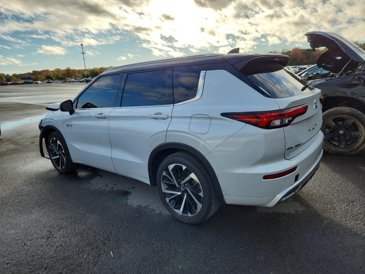 2025 MITSUBISHI outlander