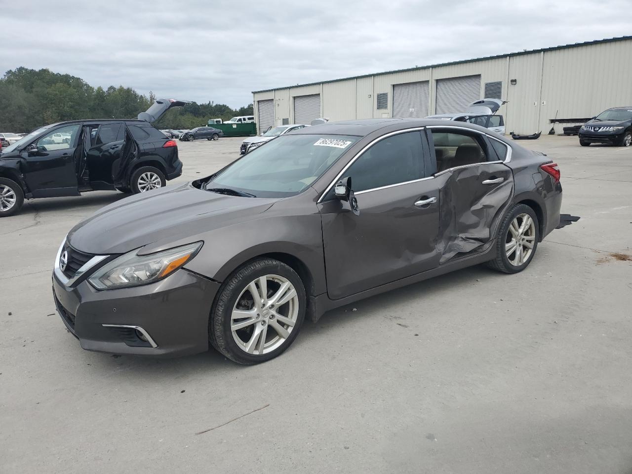 2017 NISSAN ALTIMA