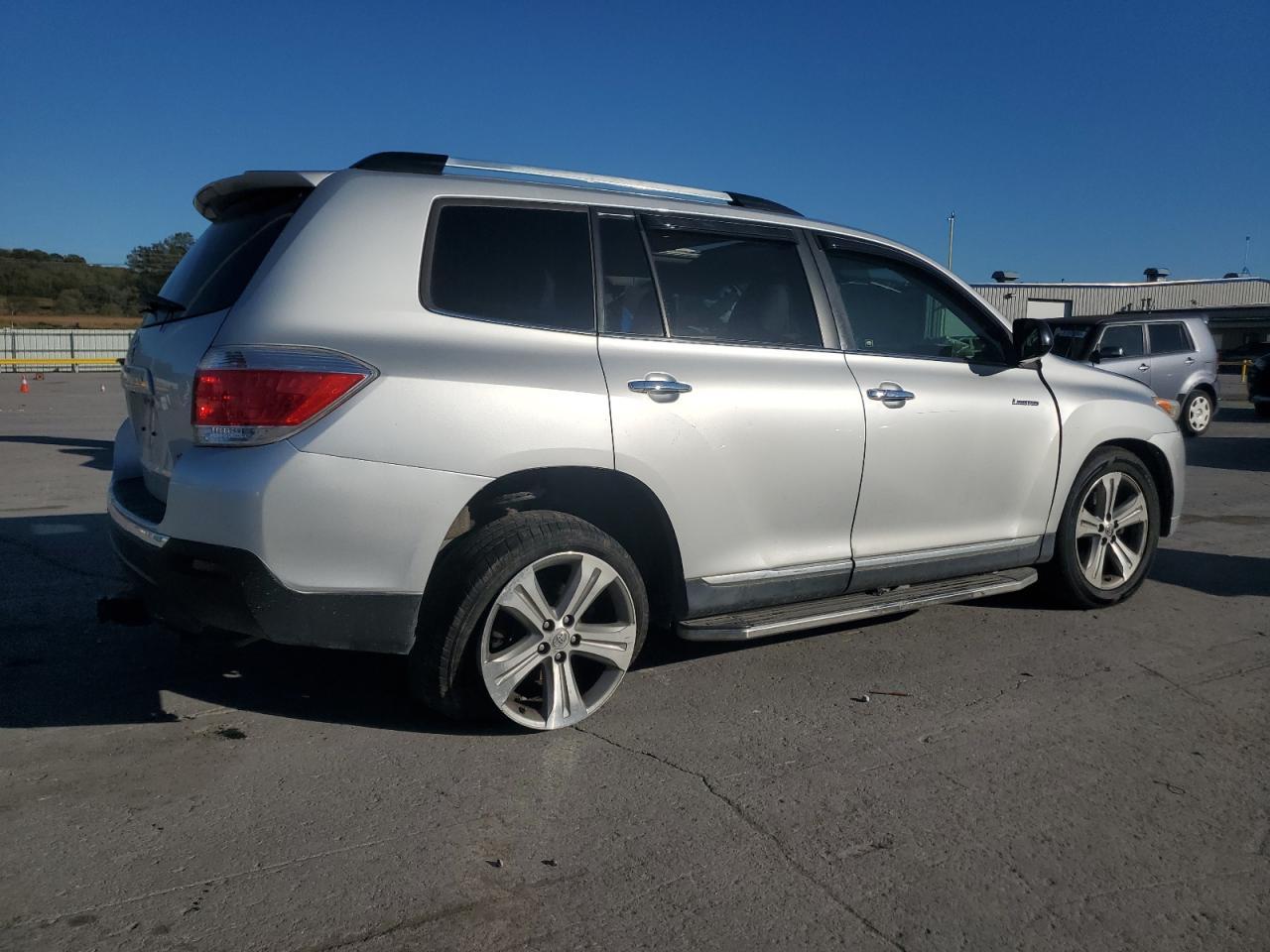 2013 TOYOTA HIGHLANDER