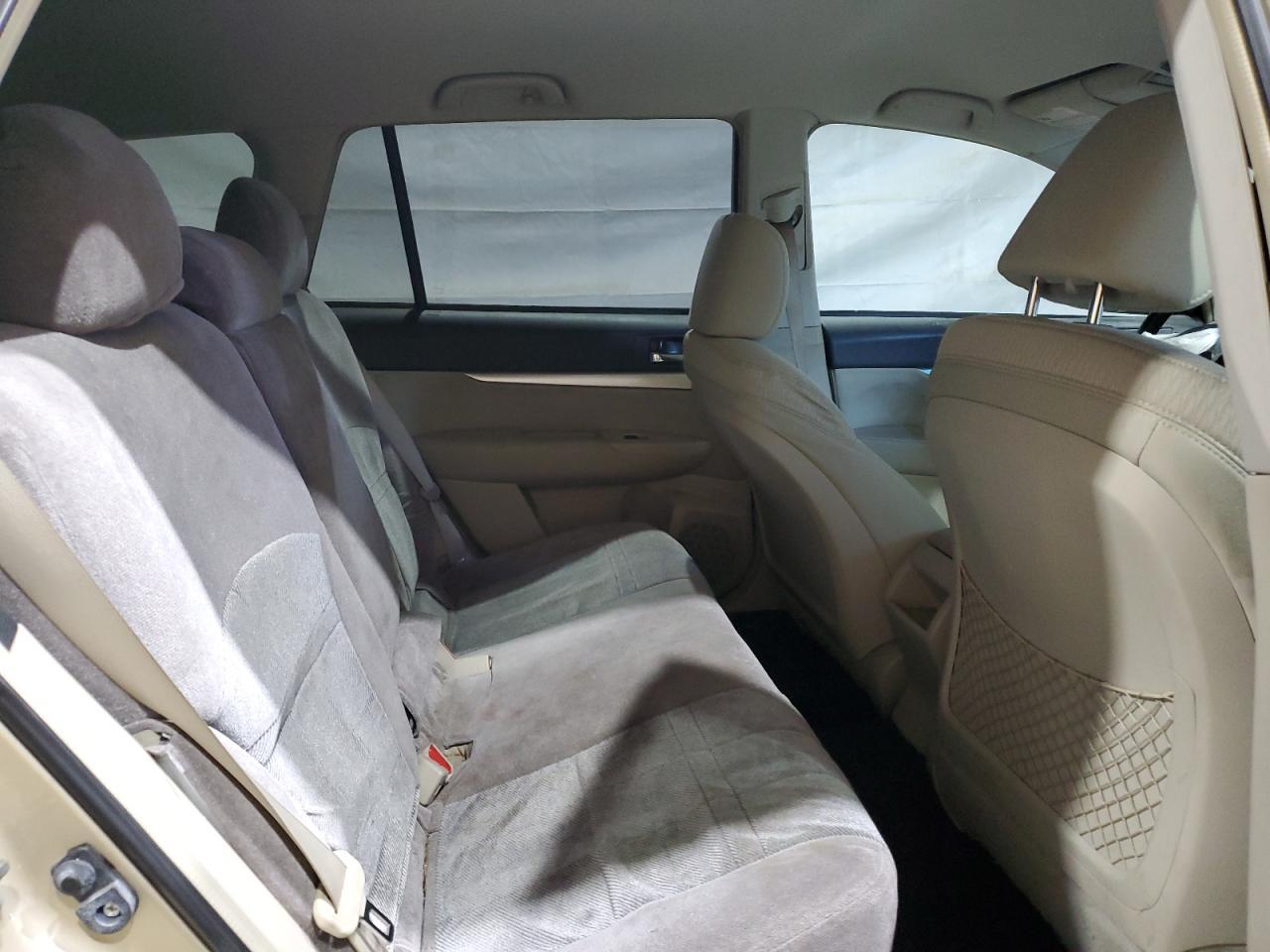 2010 SUBARU Outback