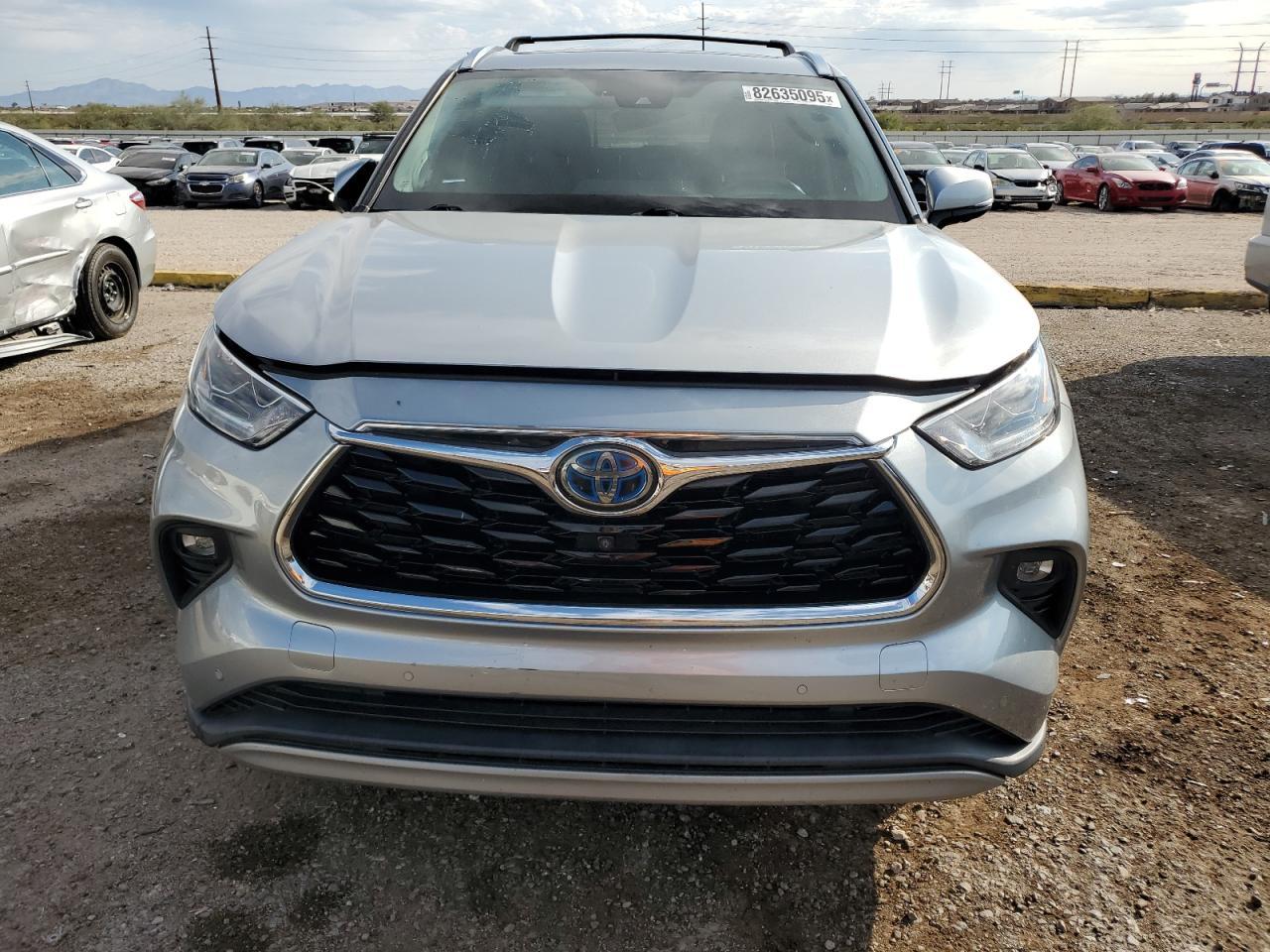2021 TOYOTA HIGHLANDER