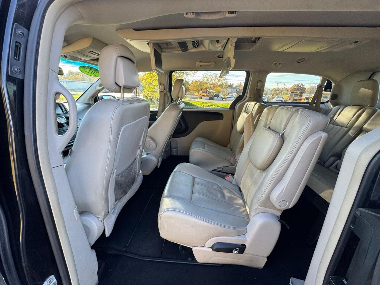 2013 CHRYSLER Town & Country