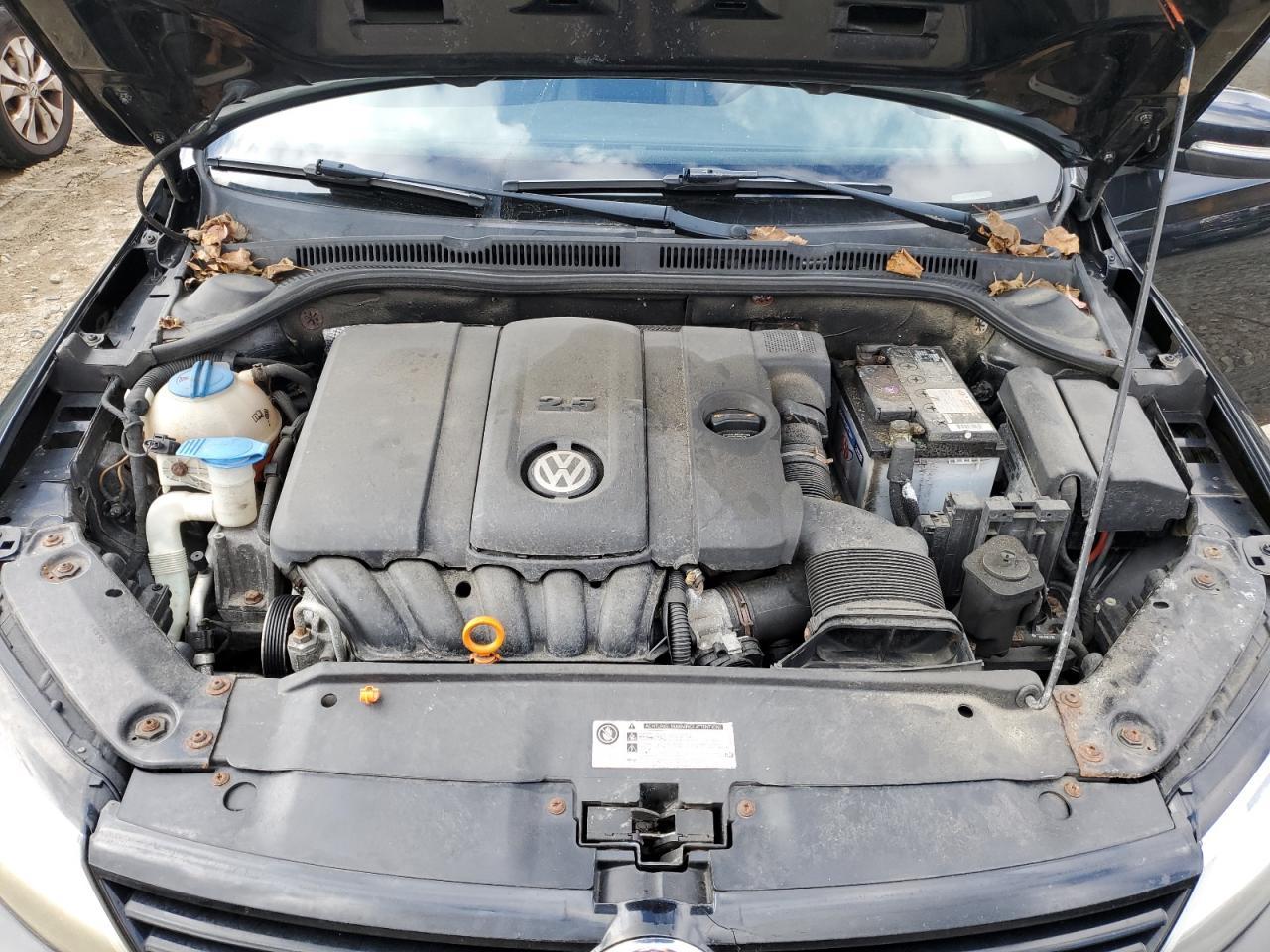2011 VOLKSWAGEN JETTA