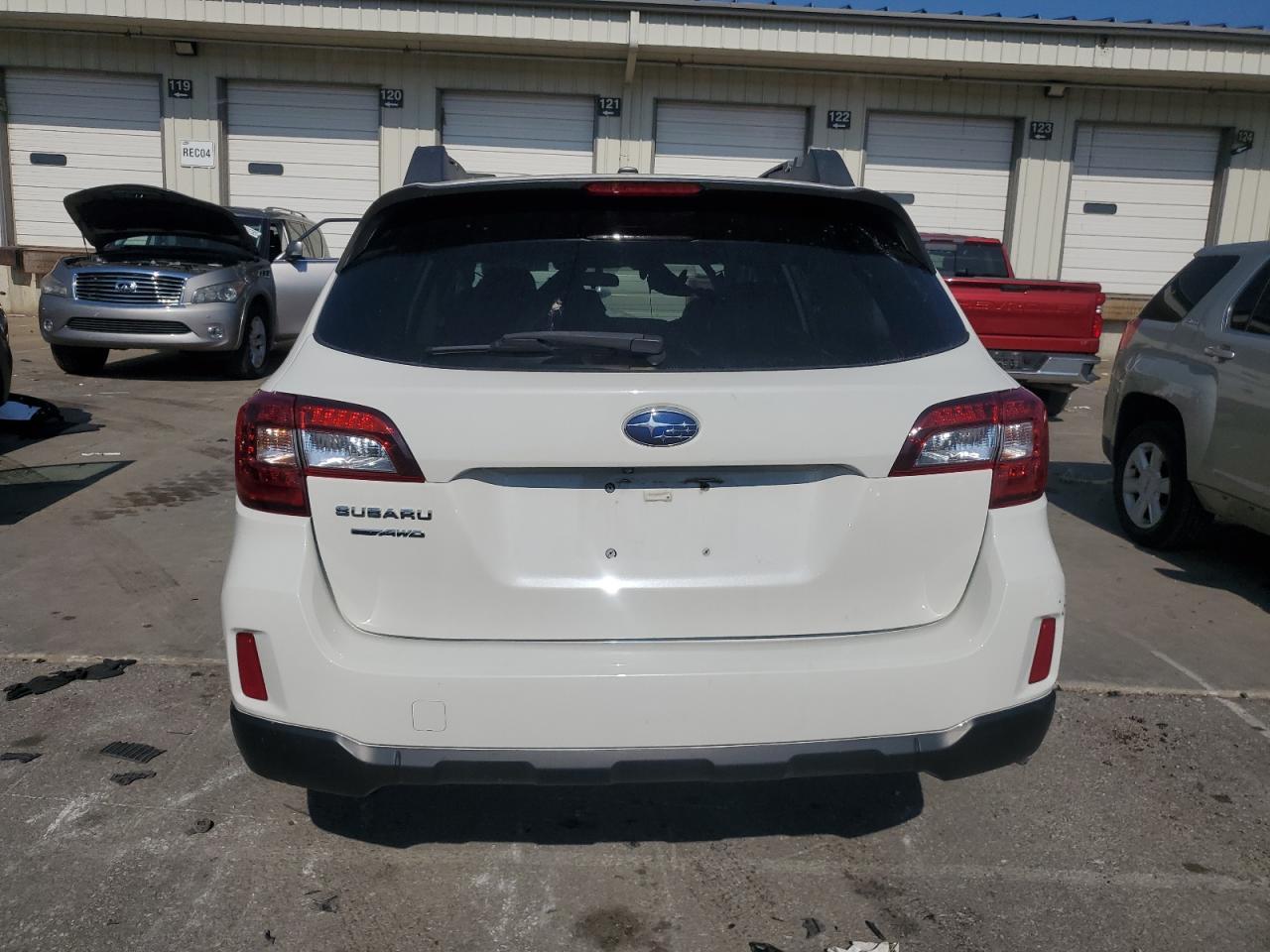 2015 SUBARU Outback