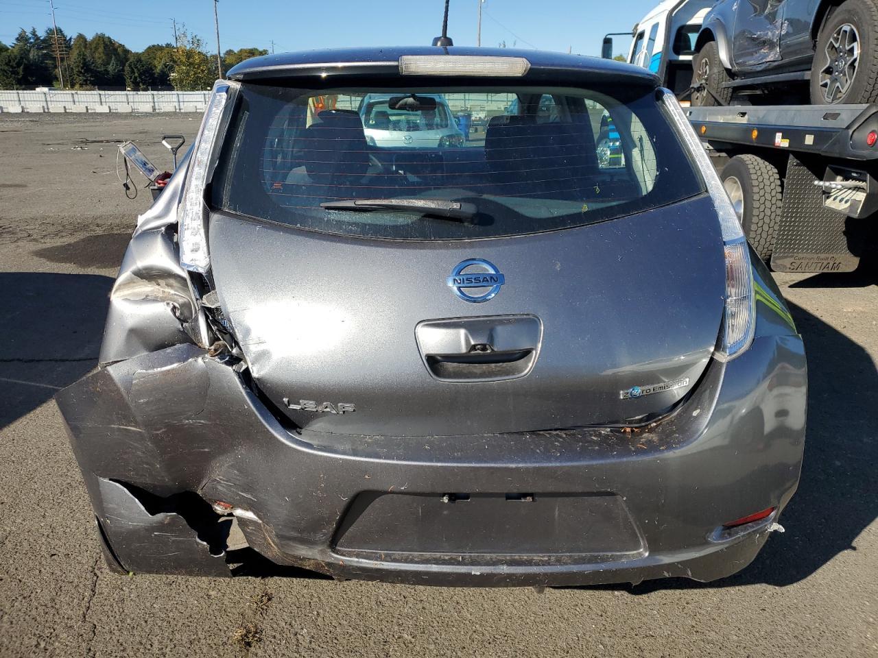 2015 NISSAN LEAF