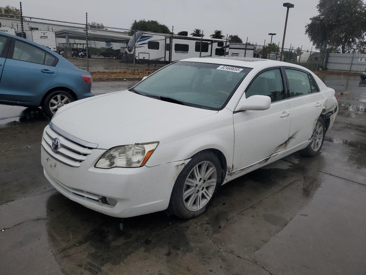 2006 TOYOTA Avalon
