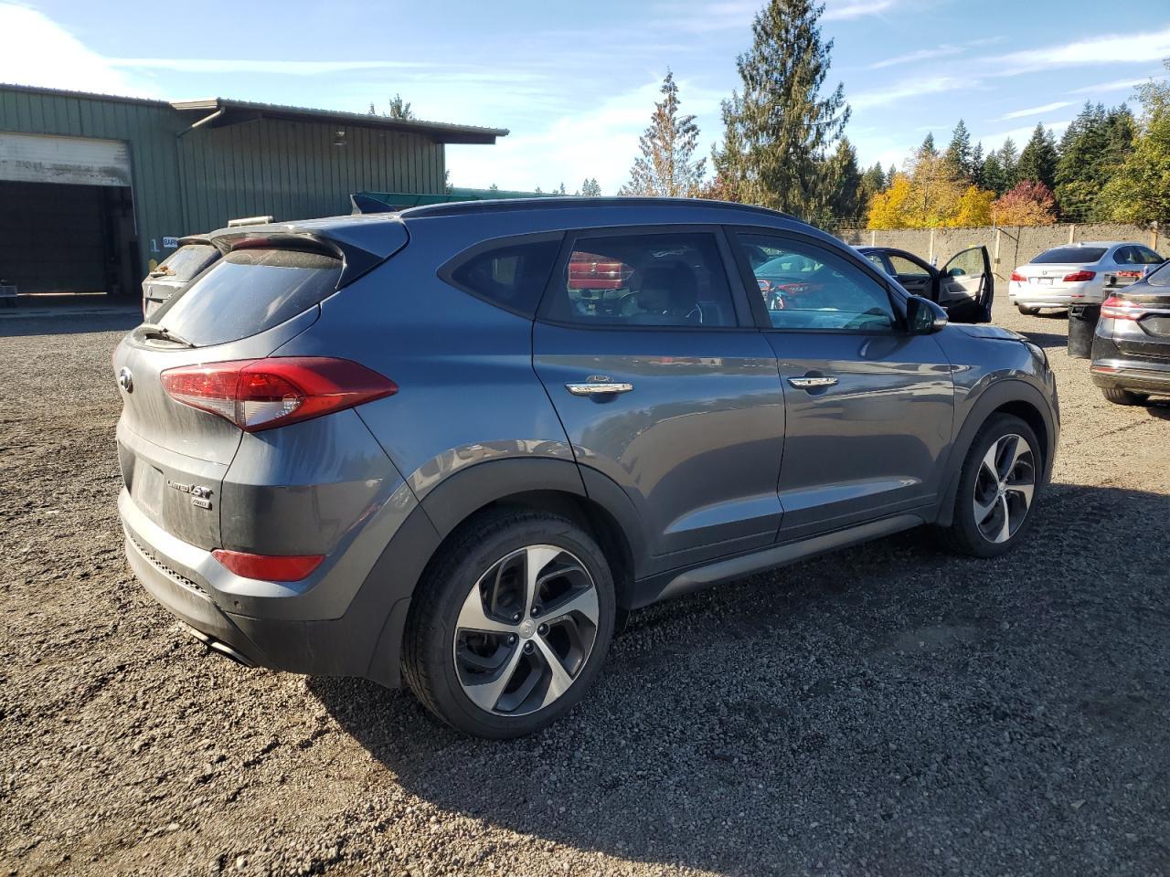 2016 HYUNDAI TUCSON